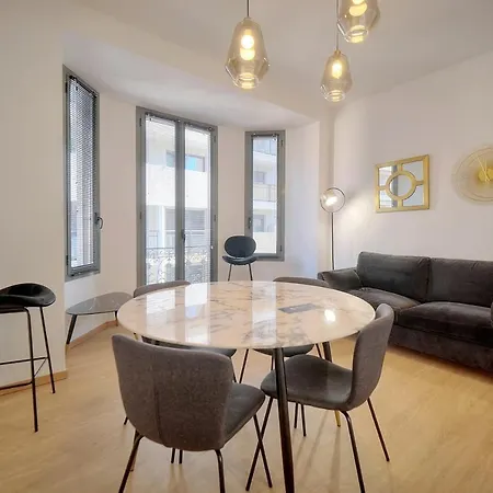 Superb Flat With 2 Bedrooms Near Palais Croisette 3p2 公寓