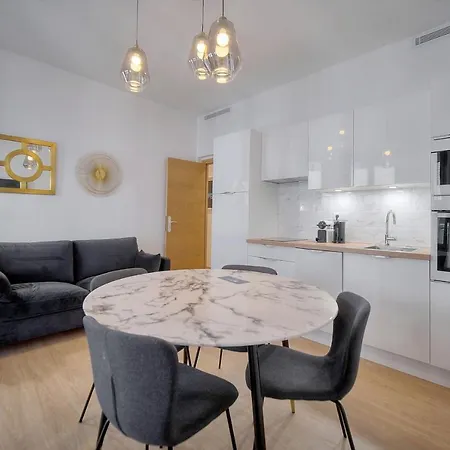 Superb Flat With 2 Bedrooms Near Palais Croisette 3p2 公寓