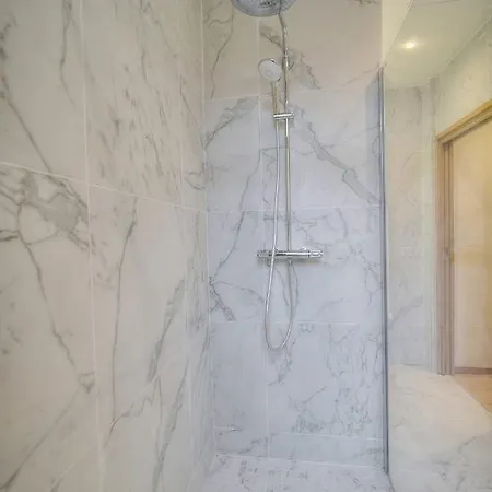 Superb Flat With 2 Bedrooms Near Palais Croisette 3p2 公寓